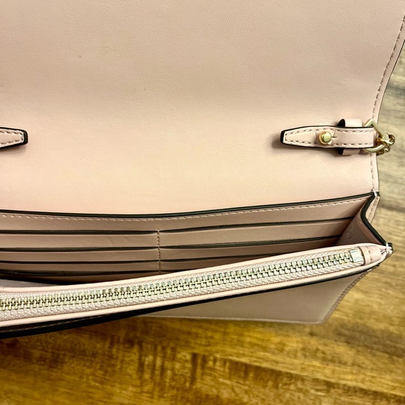 Tory Burch wallet convertible crossbody - Picture 7 of 8